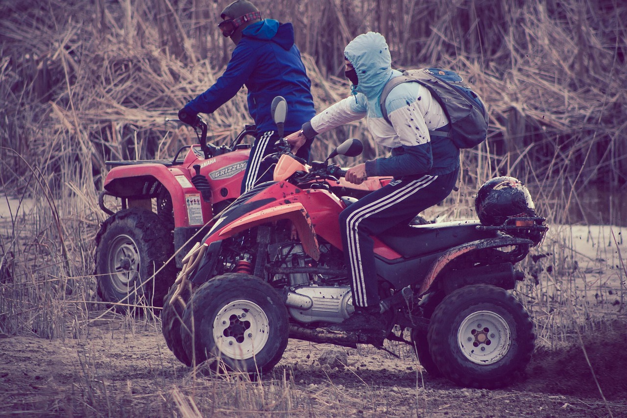 张雪的叮嘱，车友们，切勿昂首阔步